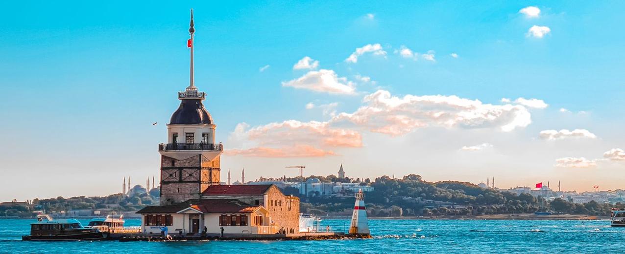 Çok Güzel Hareketler 2 Ve İstanbul Turu