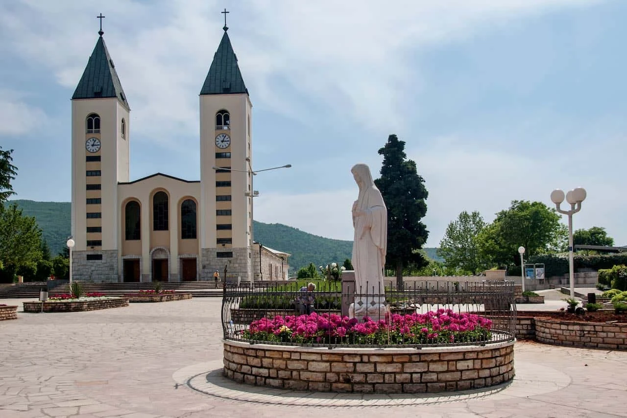 Ankara Çıkışlı Kosovalı Büyük Balkanlar Turu - AJET İLE EXTRA TURLAR VE AKŞAM YEMEKLERİ DAHİL SKP-SKP