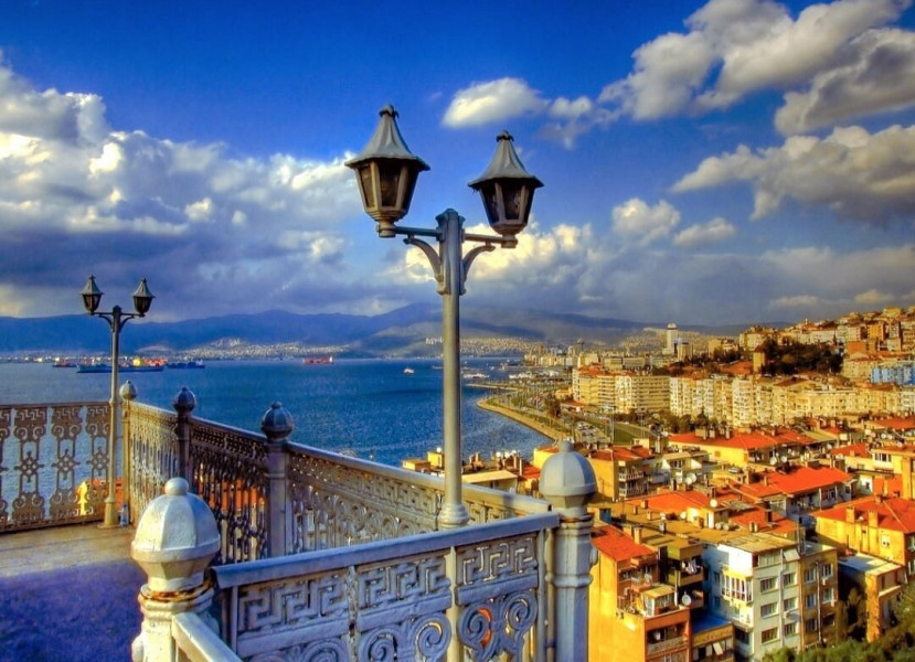 İzmir Çeşme Alaçatı Efes Şirince Turu / 1 Gece Otel Konaklamalı