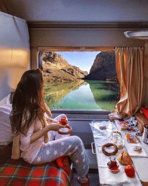 İSTANBUL ÇIKIŞLI / VAN GÖLÜ ÇEVRESİ TURU (  TREN VE UCAK)