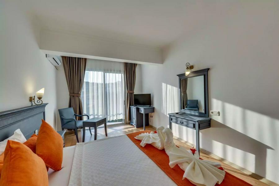 Leo Beach Resort +16 / 4 Gece 5 Gün
