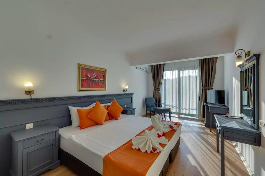 Leo Beach Resort +16 / 4 Gece 5 Gün