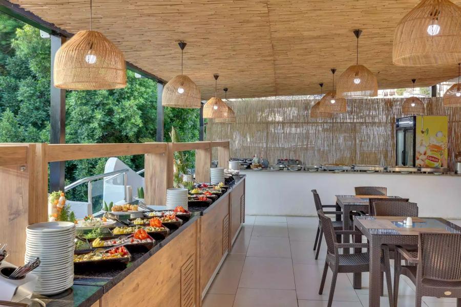 Leo Beach Resort +16 / 4 Gece 5 Gün