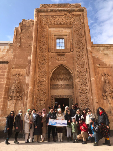 ANKARA ÇIKIŞLI / UÇAK GİDİŞ DÖNÜŞ DOĞU EKSPRESİ TURU (VAN-DOĞUBEYAZIT-KARS-ERZURUM) /3 GECE 4 GÜN/