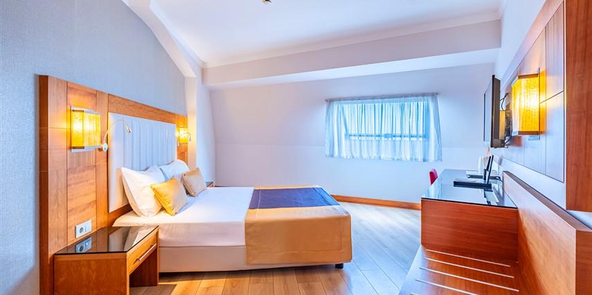 Sunland Resort Kemer 4 Gece 5 Gün