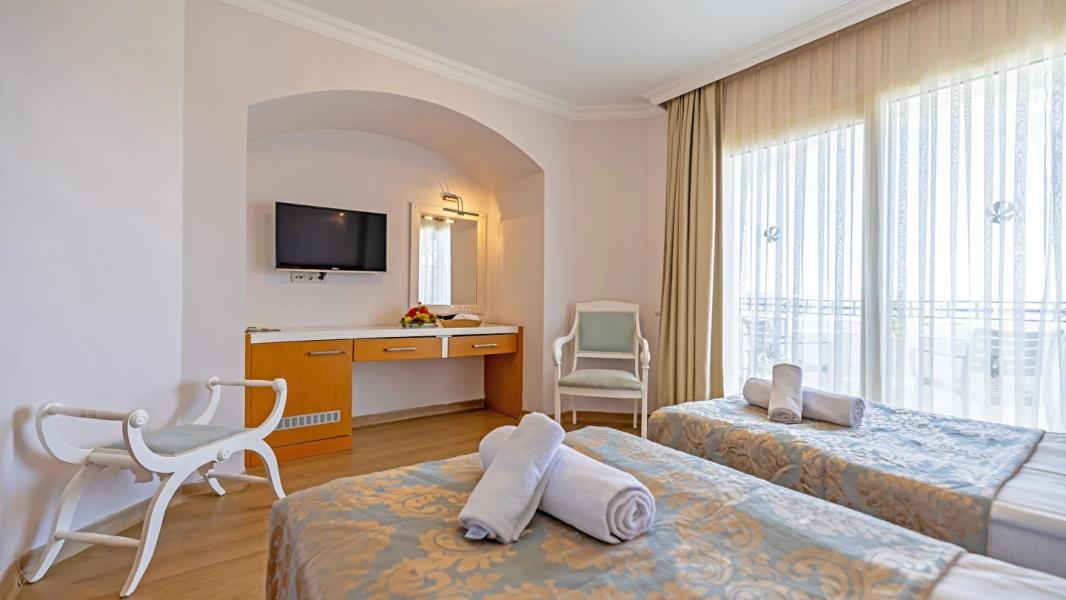 Royal Asarlık Beach Hotel 3 Gece 4 Gün