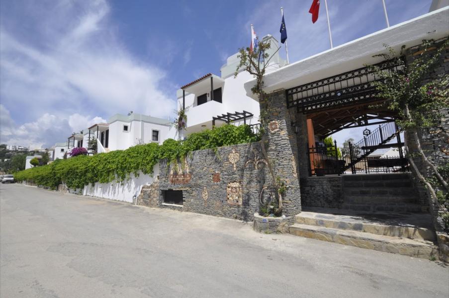 Salinas Beach Hotel 4 Gece 5 Gün