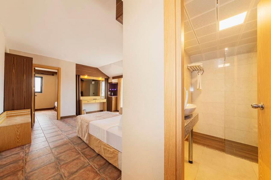 Fame Hotel 4 Gece 5 Gün