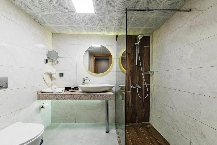 Fame Hotel 4 Gece 5 Gün