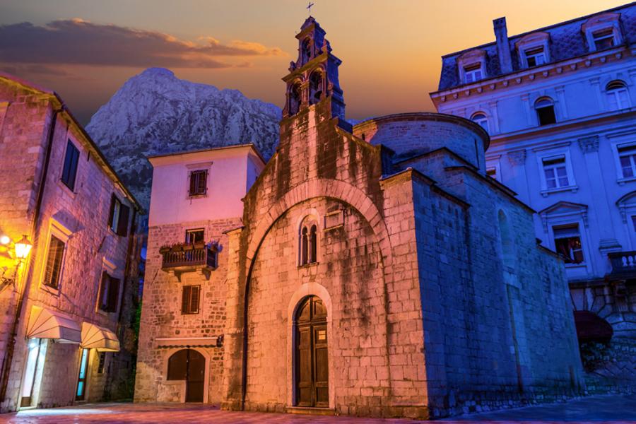 Bursa Hareketli Vizesiz Havalı Büyük Balkan Turu 7 Gece 8 Gün (PRN - PRN)