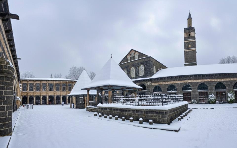 Bursa Kalkışlı 6 Gece 7 Gün Benzersiz Doğu Ekspresi Turu