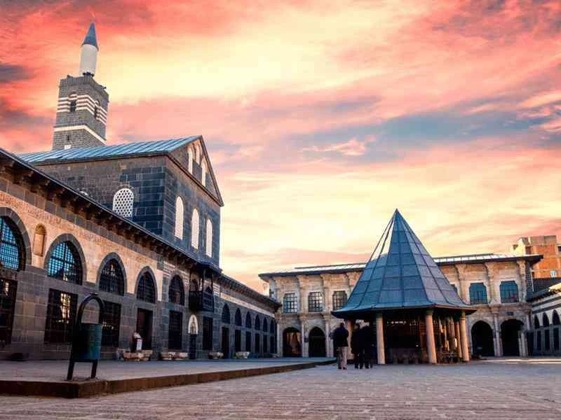 Uçaklı Klasik Gap Turu 4 Gece Otel Konaklaması