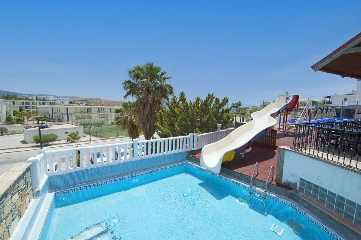 Fora Holiday Hotel Bodrum Gümbet / 4 Gece 5 Gün