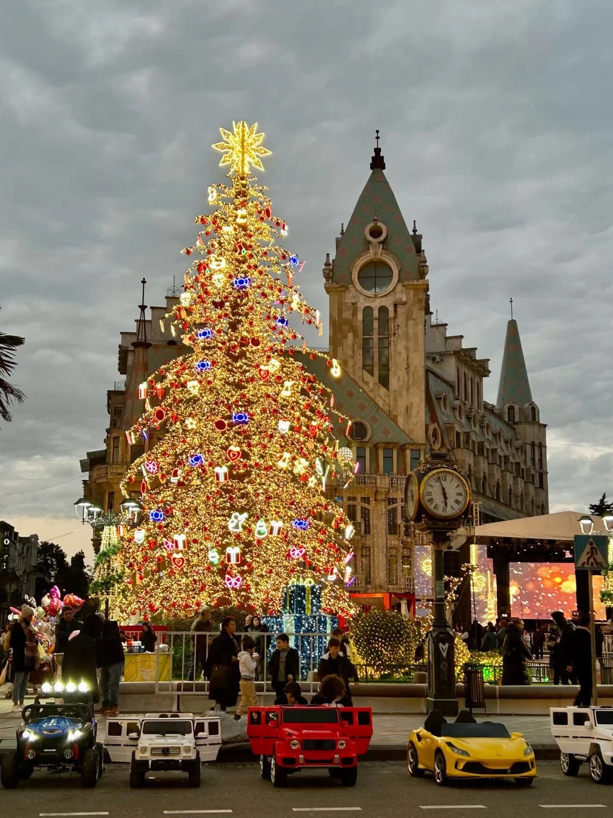 Uçaklı Batum Tiflis Noel Pazarları Turu / 3 Gece Otel Konaklamalı 