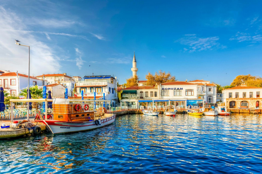 Bozcaada Assos Ayvalık Cunda Turu  ( 1 Gece Otel Konaklamalı ) 