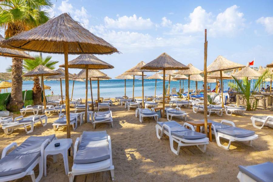 Leo Beach Resort  +16 / 3 Gece 4 Gün 