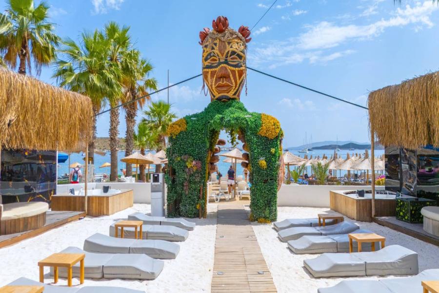 Leo Beach Resort  +16 / 3 Gece 4 Gün 