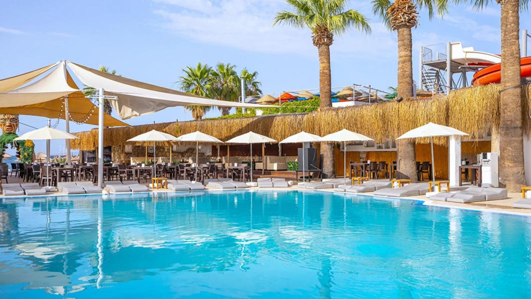 Leo Beach Resort  +16 / 3 Gece 4 Gün 